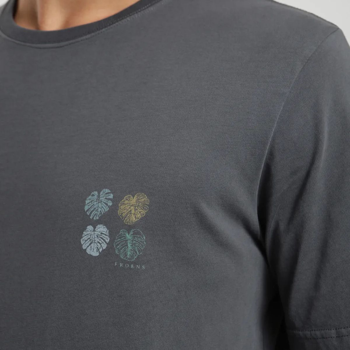 FROENS - Polera  Monstera Hombre Froens - Algodón Organico