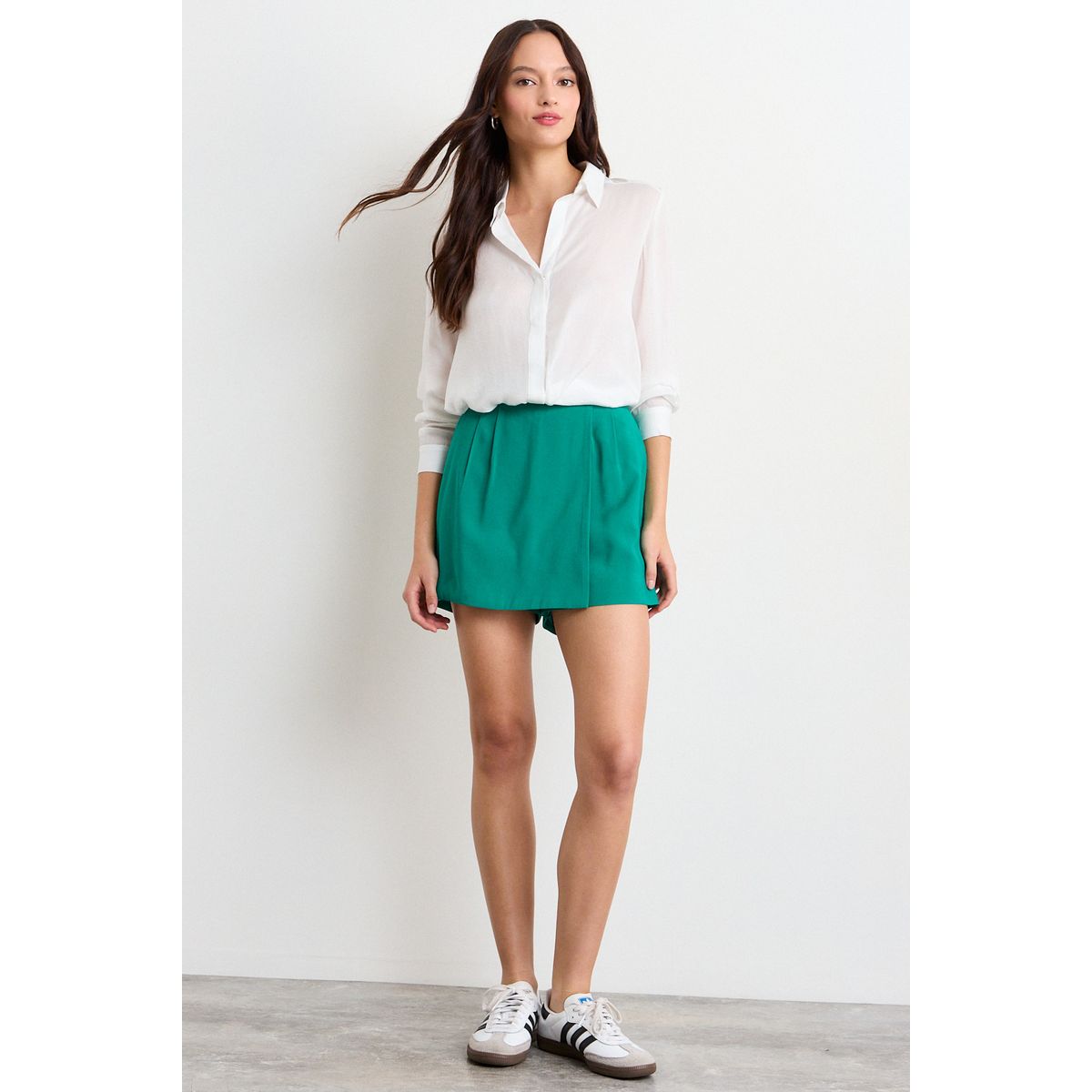 IO - Short Liso Mujer Verde Oliva Io