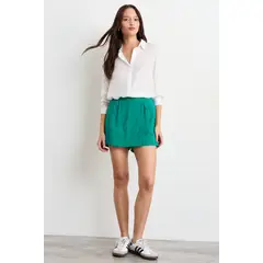 IO - Short Liso Mujer Verde Oliva