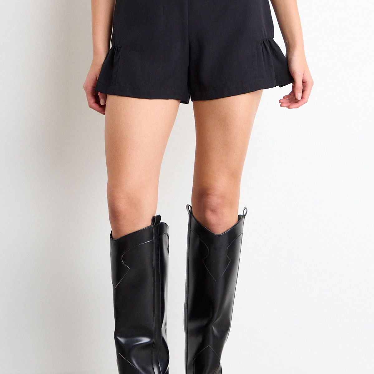 IO - Short Liso Mujer Negro Io