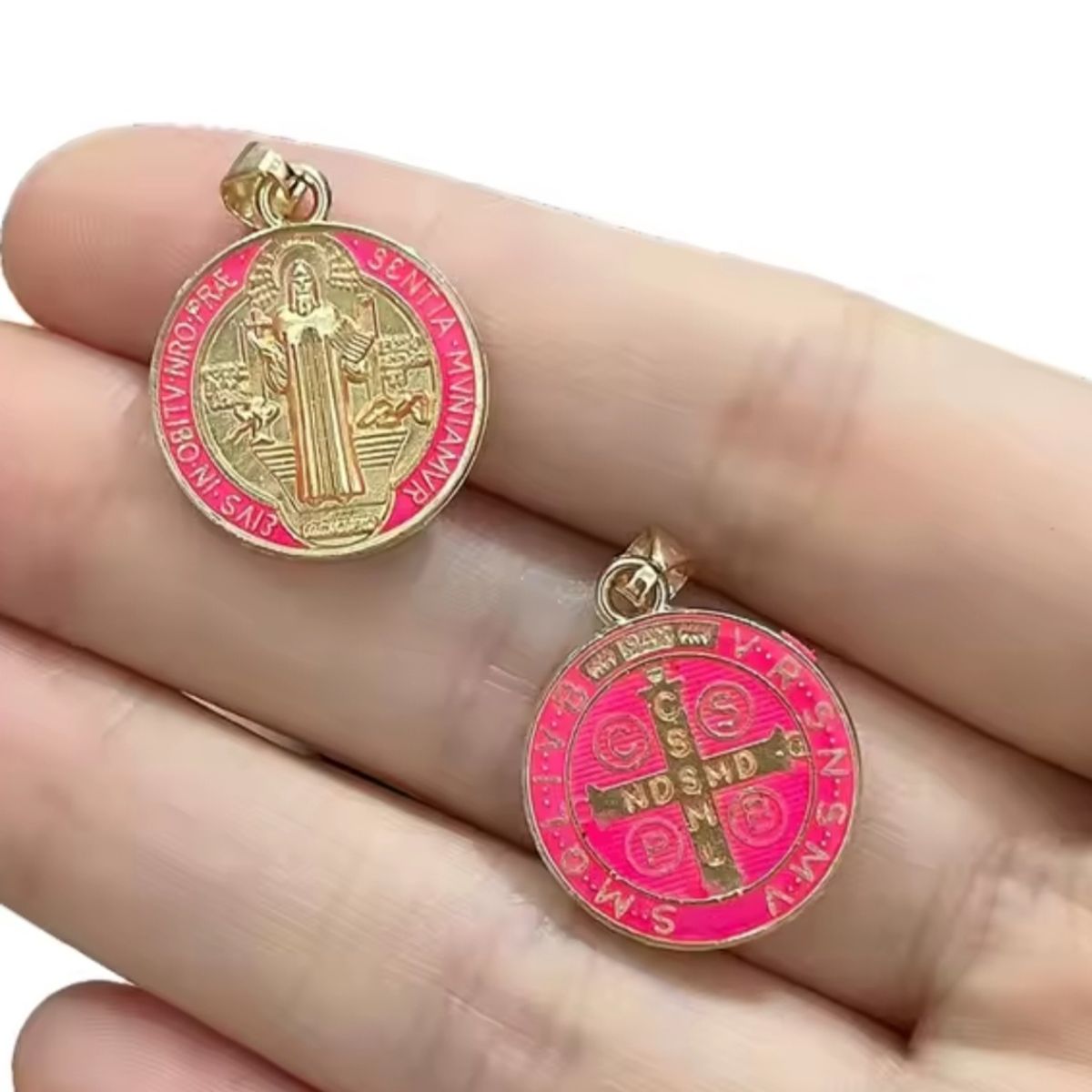 GENERICO - Collar + Medalla San Benito enchape oro modelo Rosado FUERTE