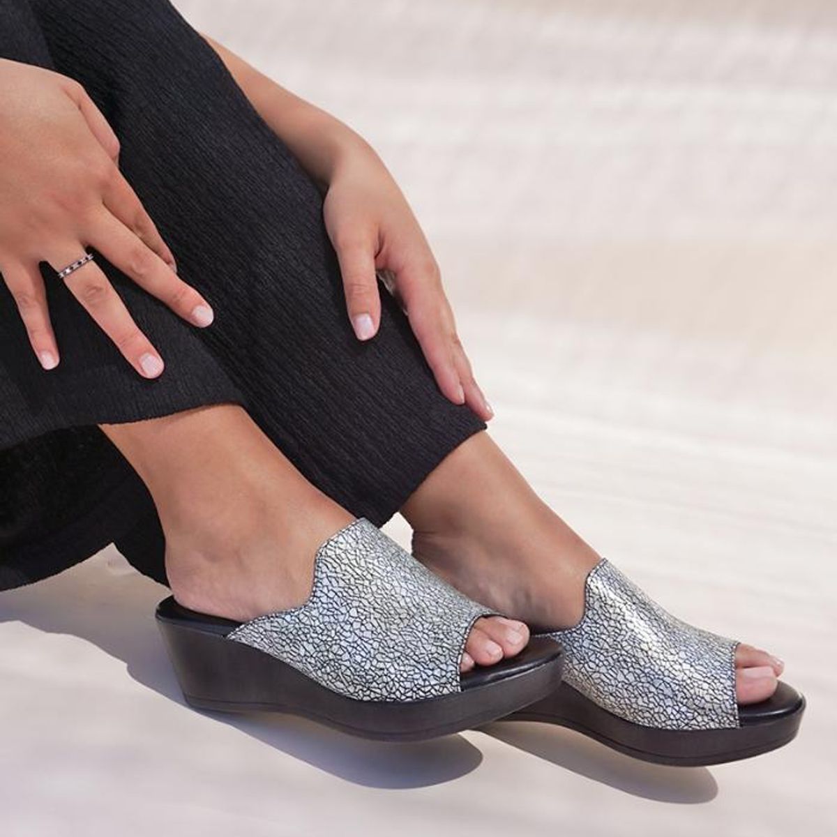 LOLA CANALES - Sandalia Cuero Madlen Negro LOLA CANALES