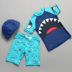 JUMP KIDS - Traje de Baño Manga Corta Pantalón Corto con Gorro 3 Piezas Corte Split Niño 2 a 8 años Blue Shark
