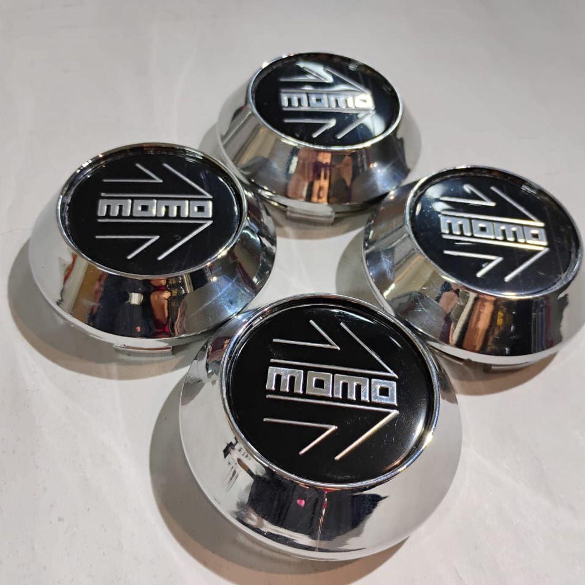GENERICO - X4 Tapas centro de llantas de auto tunning conica Medidas 58mmX60mmMOMO NEGRO CON PLATA