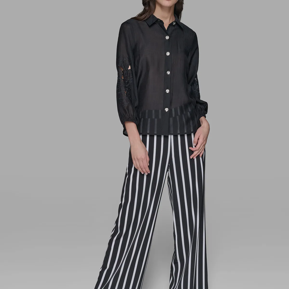 KARL LAGERFELD - Blusa con mangas caladas y diseño floral