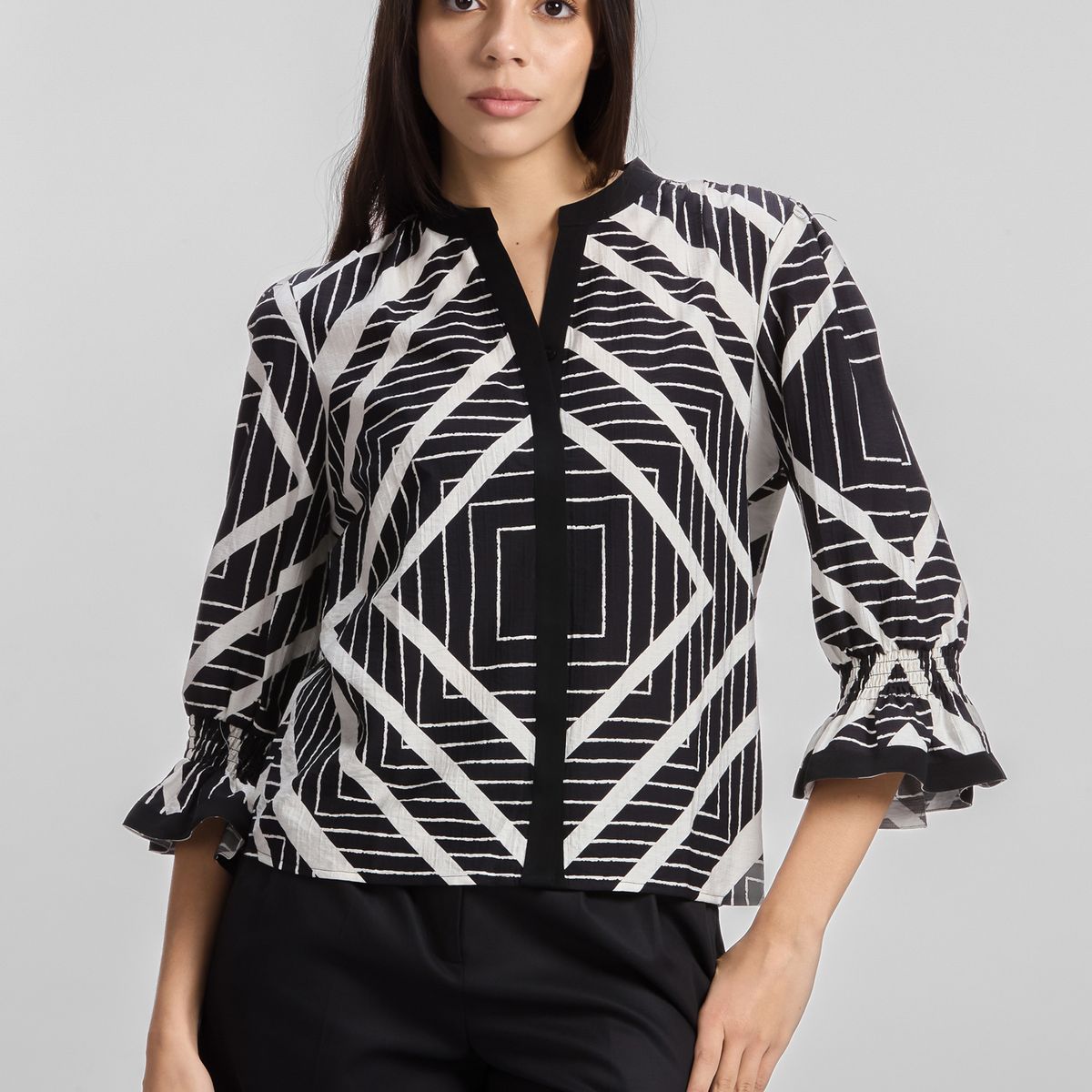 KARL LAGERFELD - Blusa con estampado geométrico