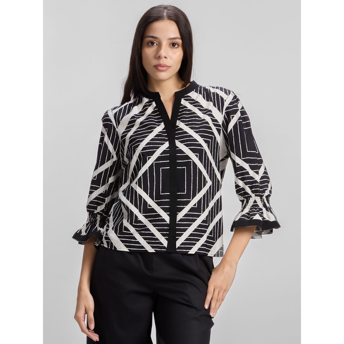 KARL LAGERFELD - Blusa con estampado geométrico