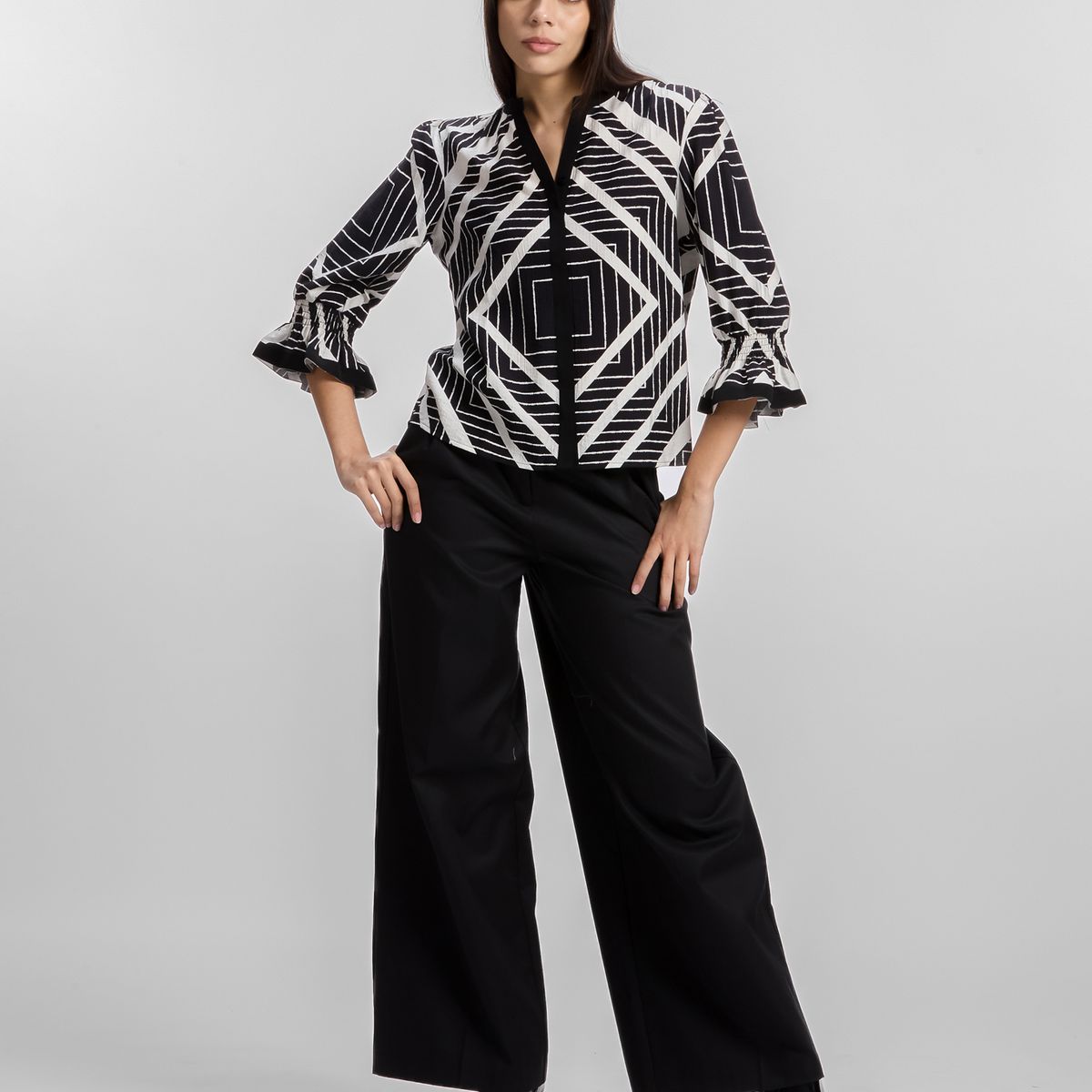 KARL LAGERFELD - Blusa con estampado geométrico