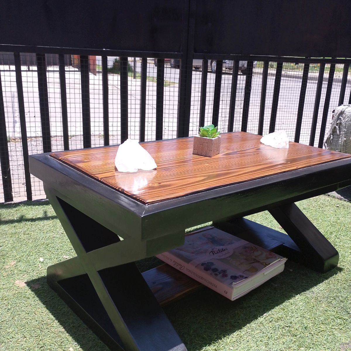 GENERICO - Mesa de centro MUGUI- base pino Oregón tinte roble madera maciza -estilo rustico moderno