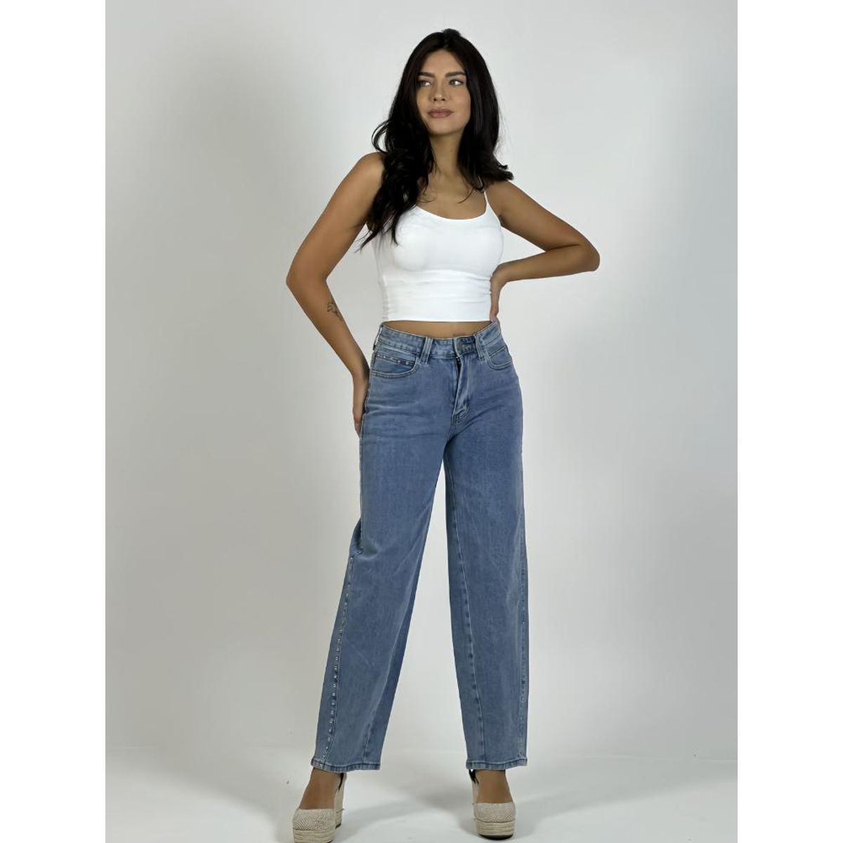 ENIGMATICA BOUTIQUE - Pantalón Mezclilla Elasticada con Tachas