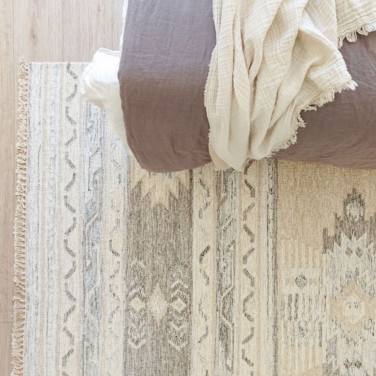 TRIBUS DEL MUNDO - Alfombra Kelim Nomada 170x240