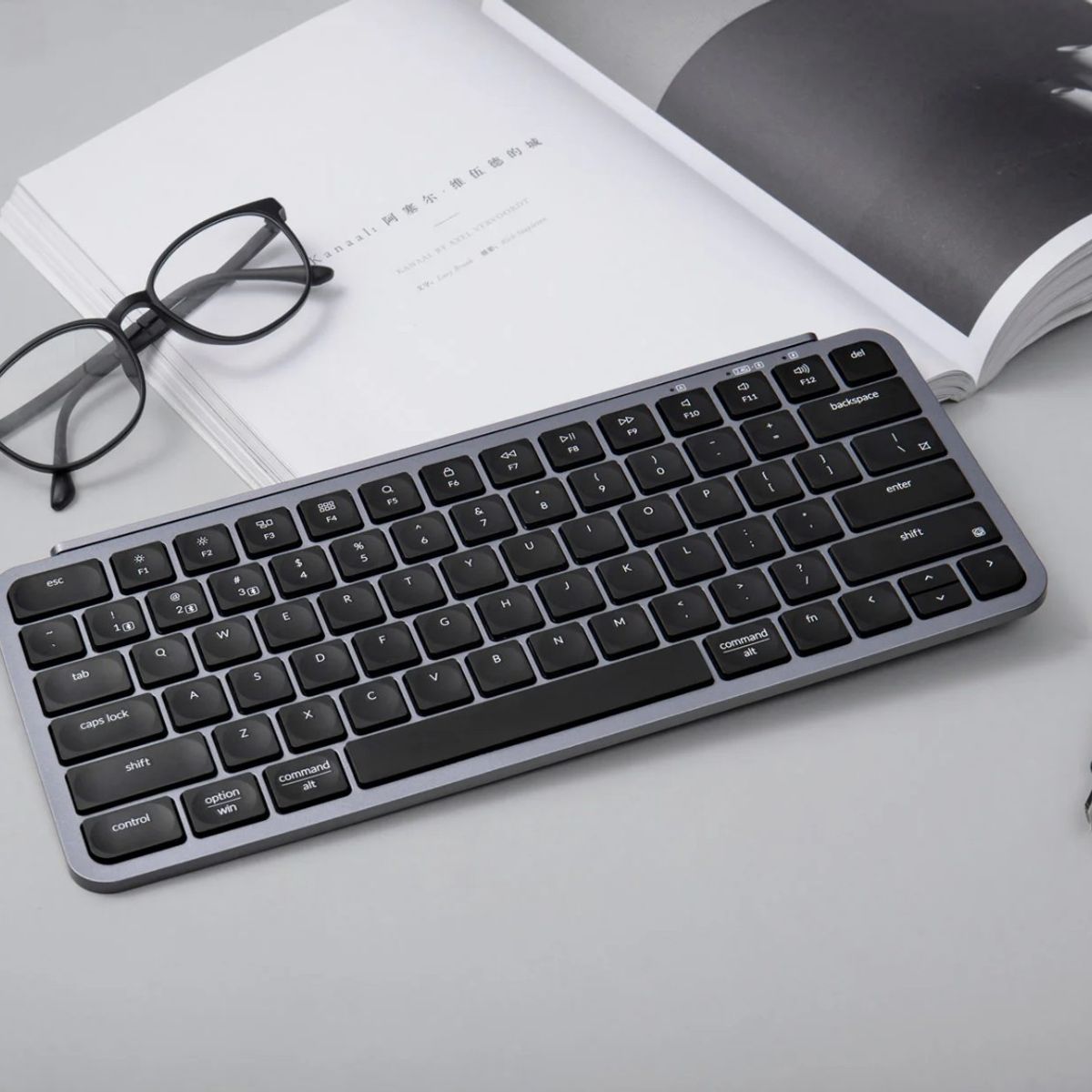 BANANA TIENDA - Teclado Gamer Keychron B1 Pro Ultra Delgado Español Space Gray Negro