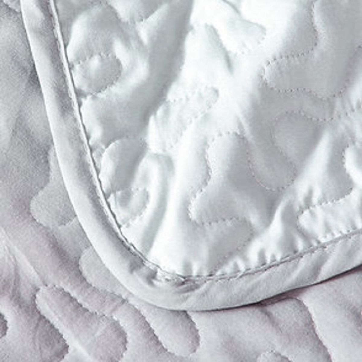 GENERICO - CUBRECAMA 5D 1.5 PLAZA CON TIERNO DISEÑO DELFINES CELESTE TELA QUILT VERANO TF