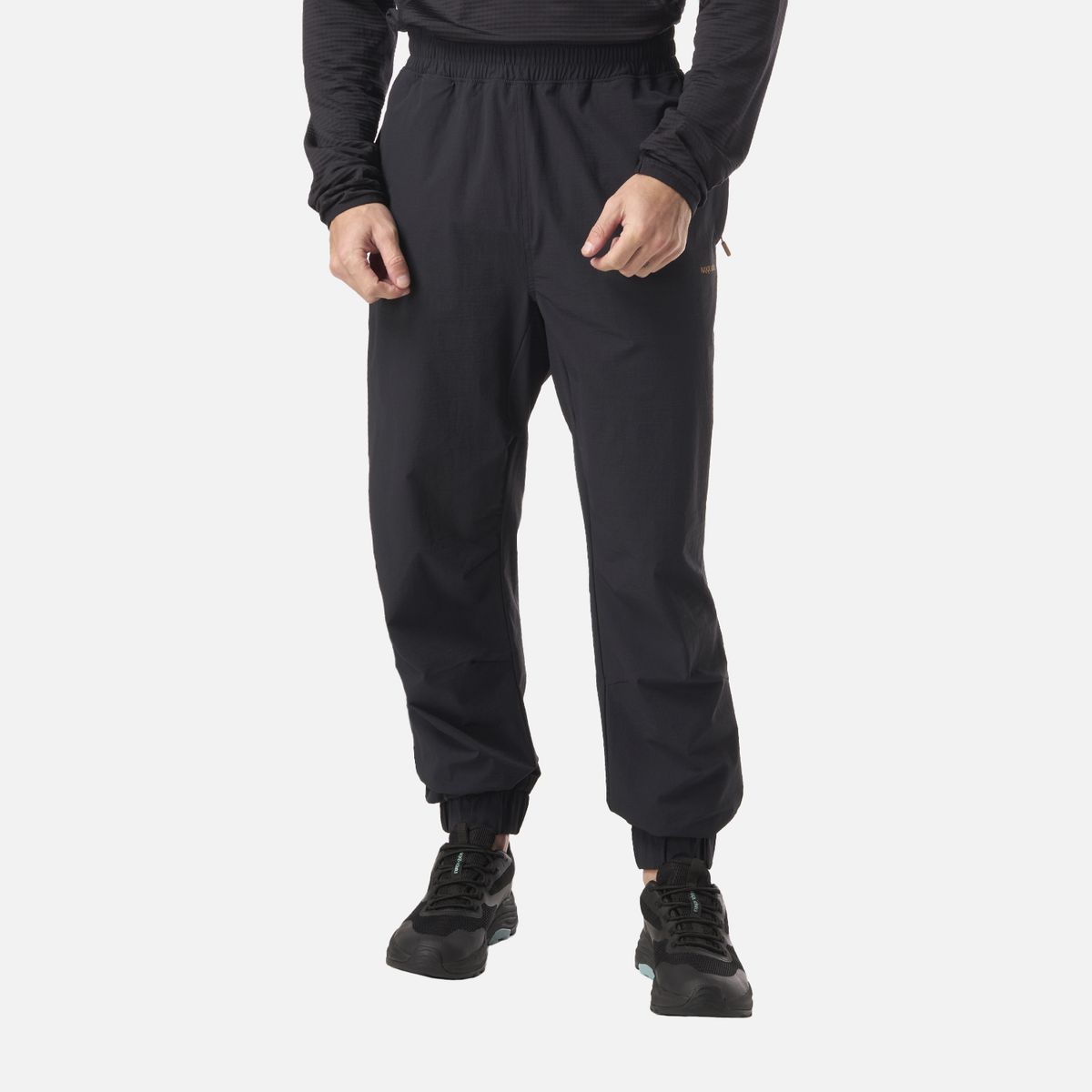 HAKA HONU - Pantalón Hombre Versatiro Negro Haka Honu