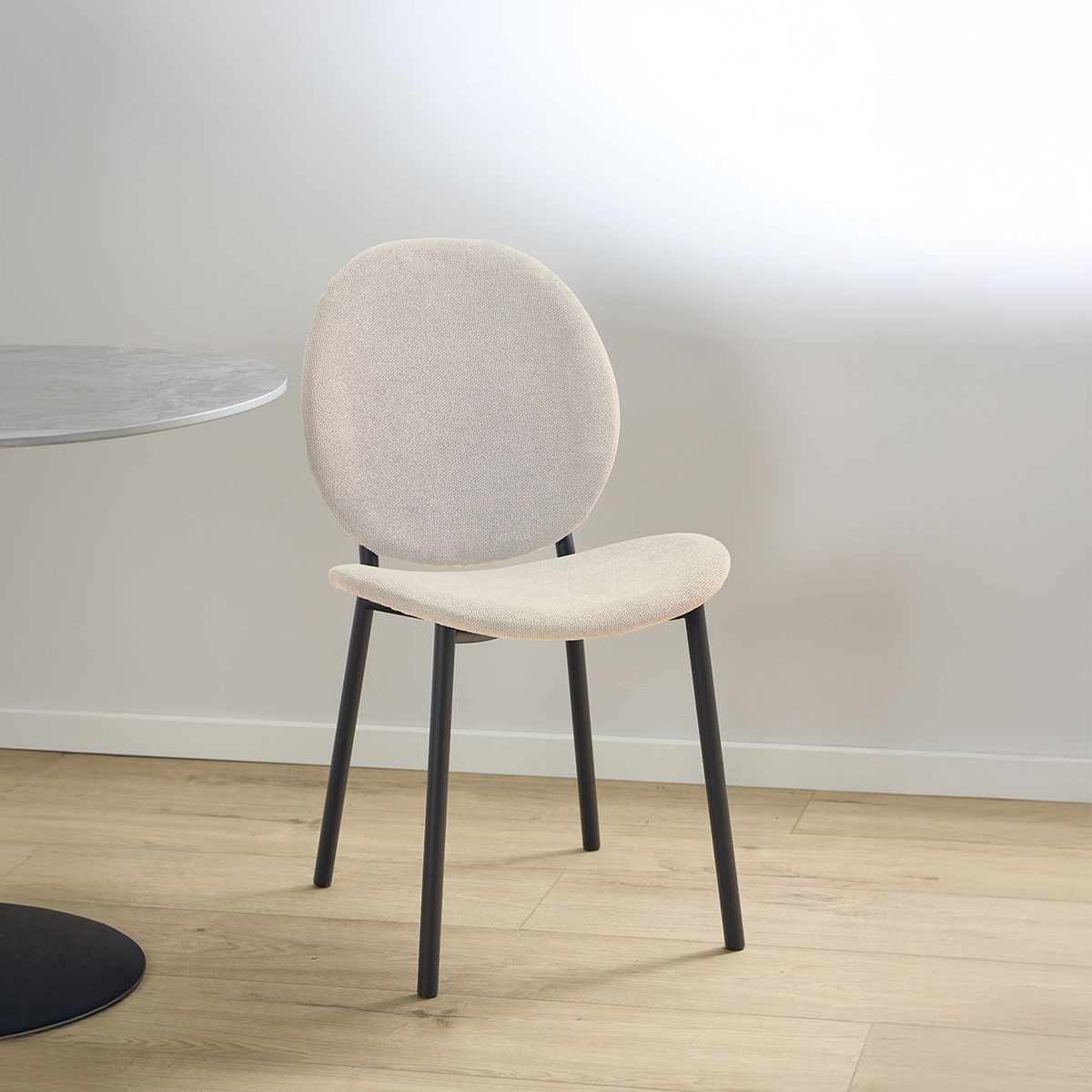 FORM DESIGN - Silla Tapiz Cliff BeigeForm