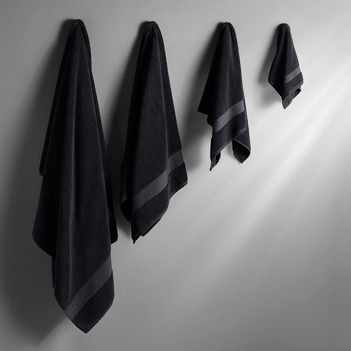 ROSEN - Toalla 100% Algodón 600 Gramos Sergio Arias