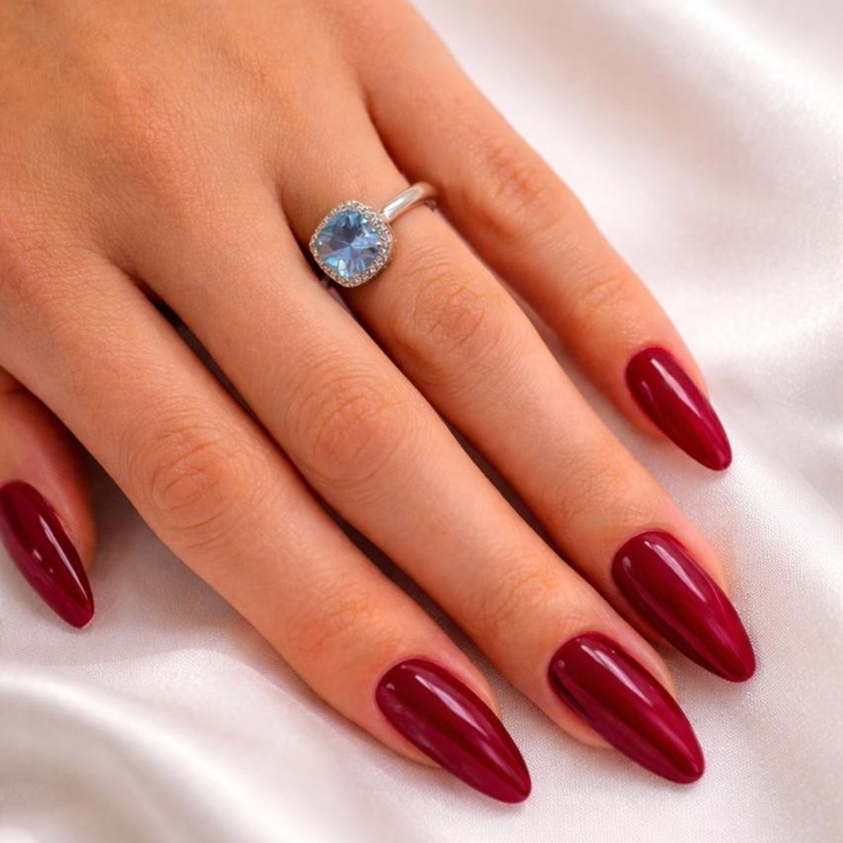 JOYAS LANDEROS - Anillo Halo Agua Marina Rectangular Plata 925