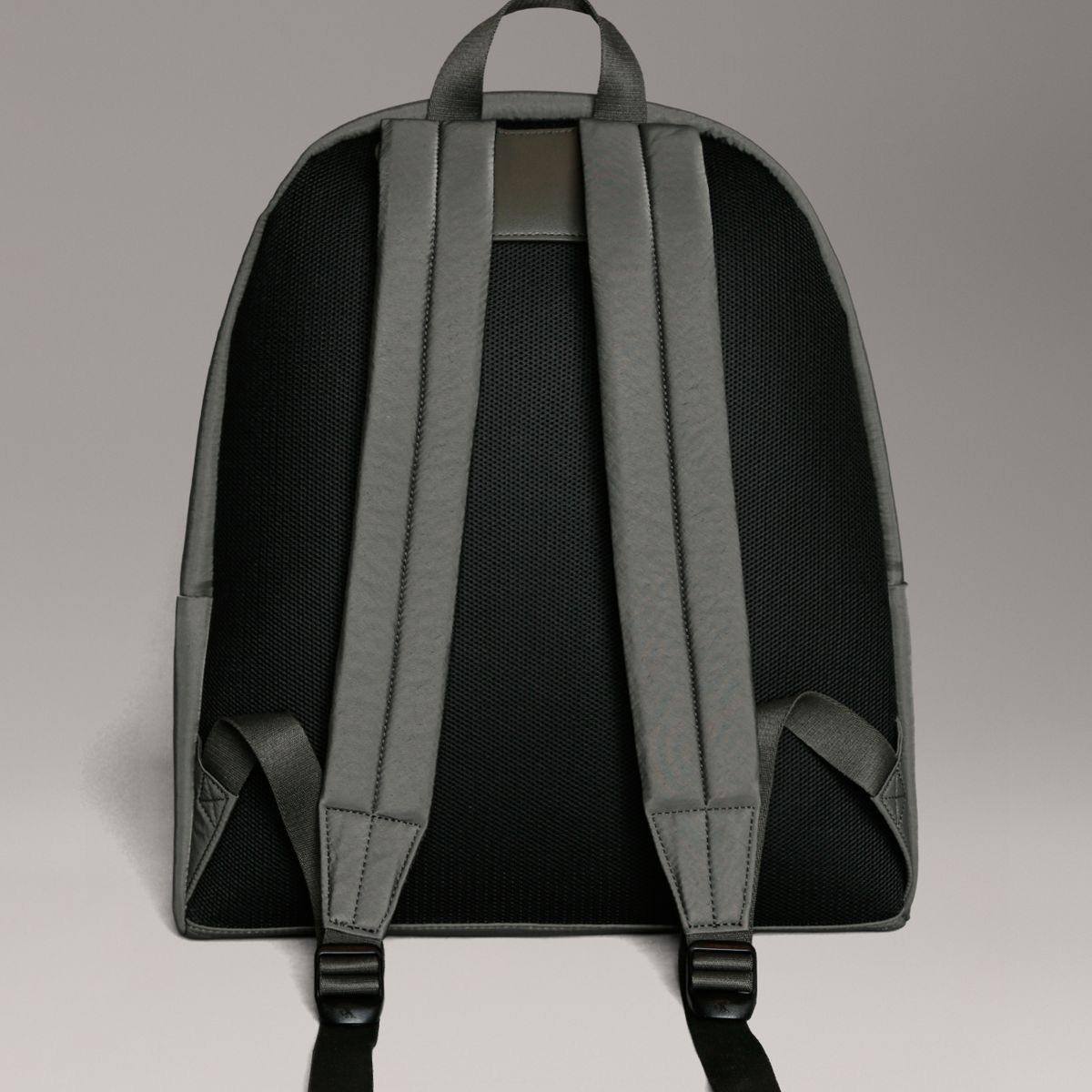 CALVIN KLEIN - Mochila Metro Nylon Gris Calvin Klein