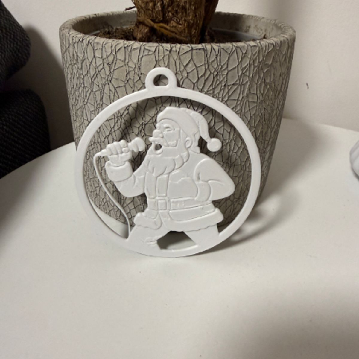 GENERICO - Adorno navideño de Santa rockero