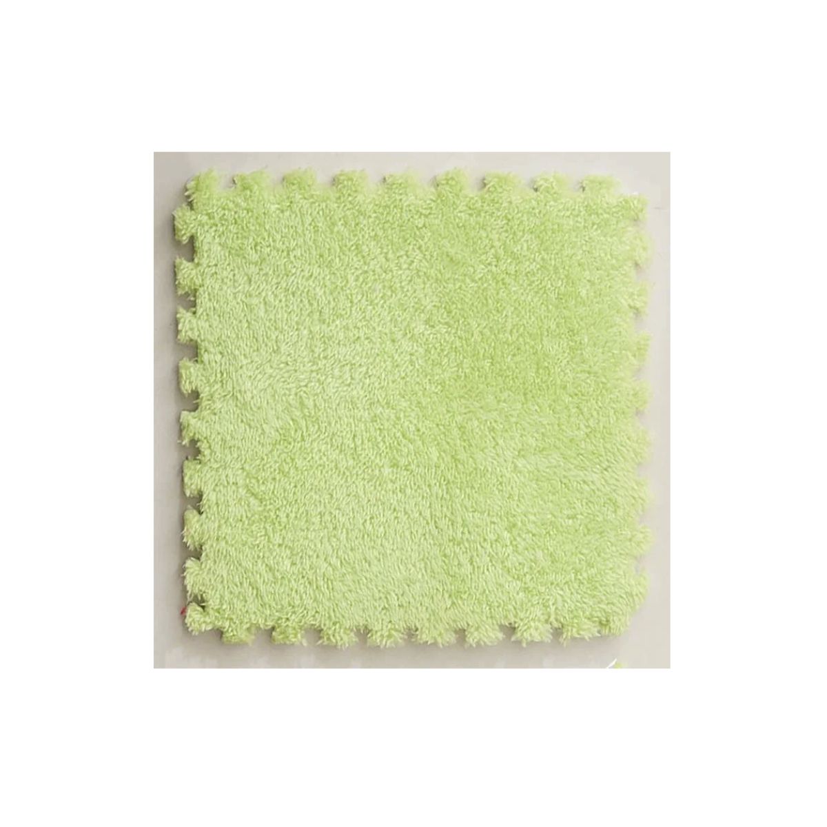 Set 10 Alfombra Goma Eva Peluda Piso Decoración 30x30cm Color Verde Lima Y Blanco Peludo, marca OKAY - Foto Principal