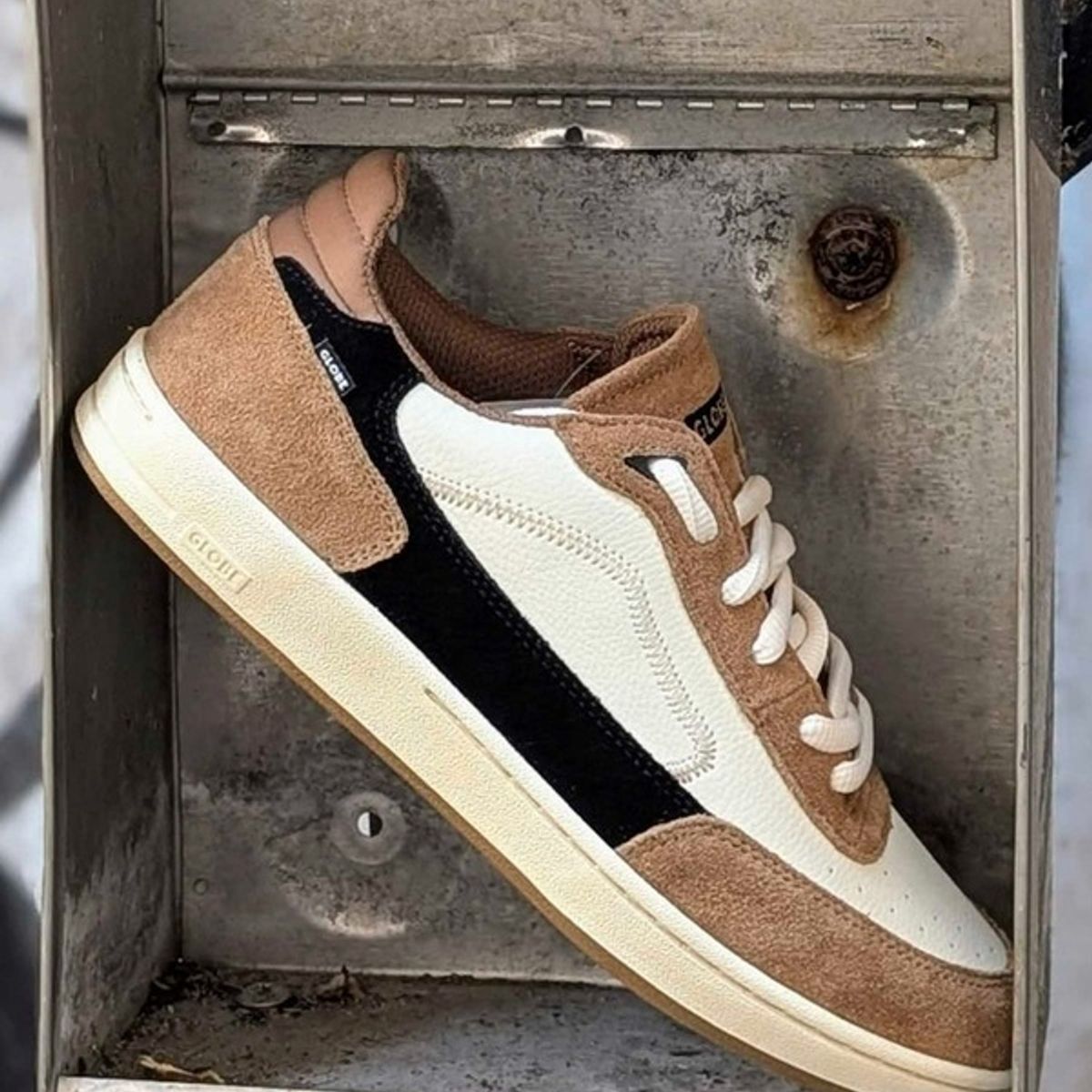 GLOBE - Zapatilla Holand II Café Hombre Globe