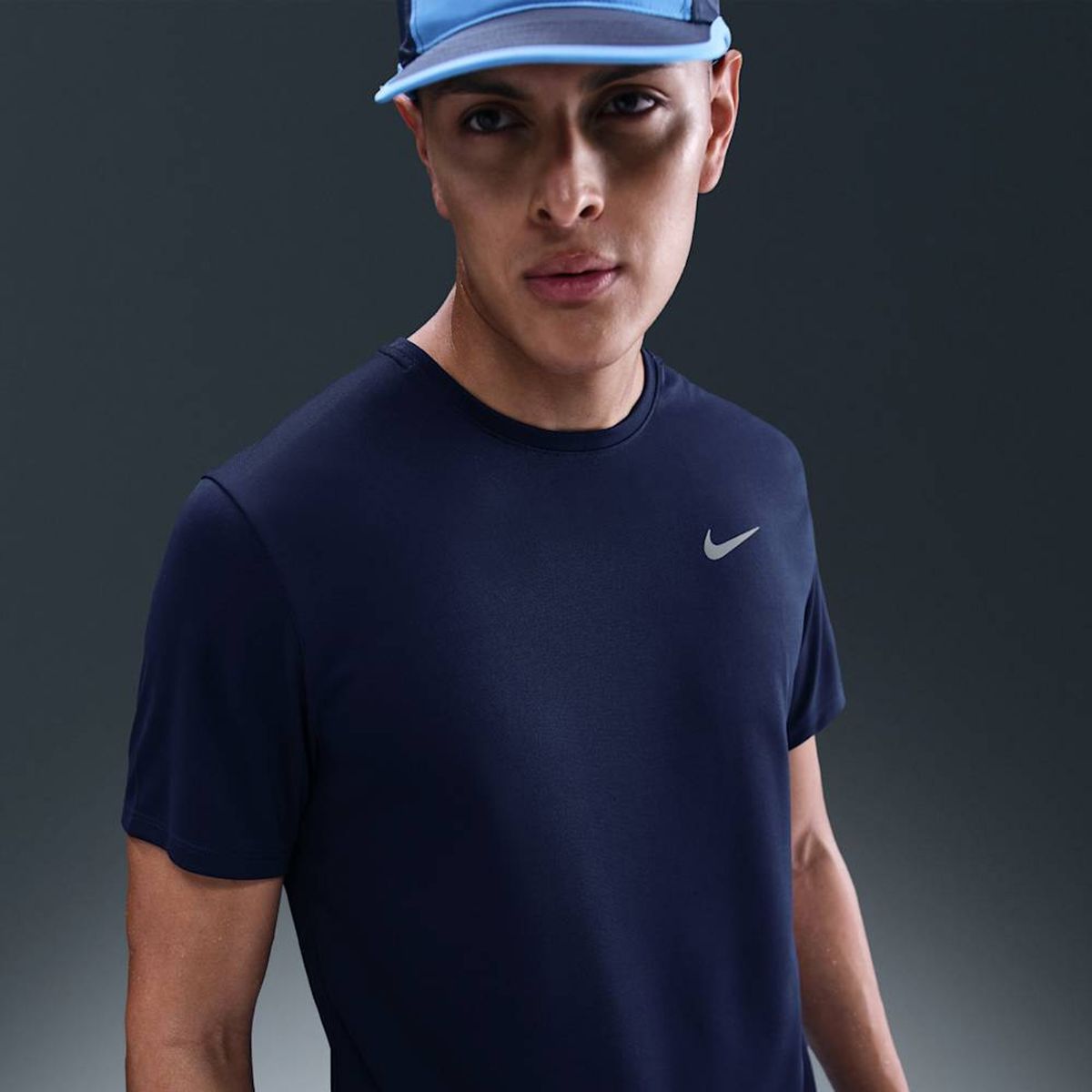 NIKE - Polera Nike Miler Azul Hombre