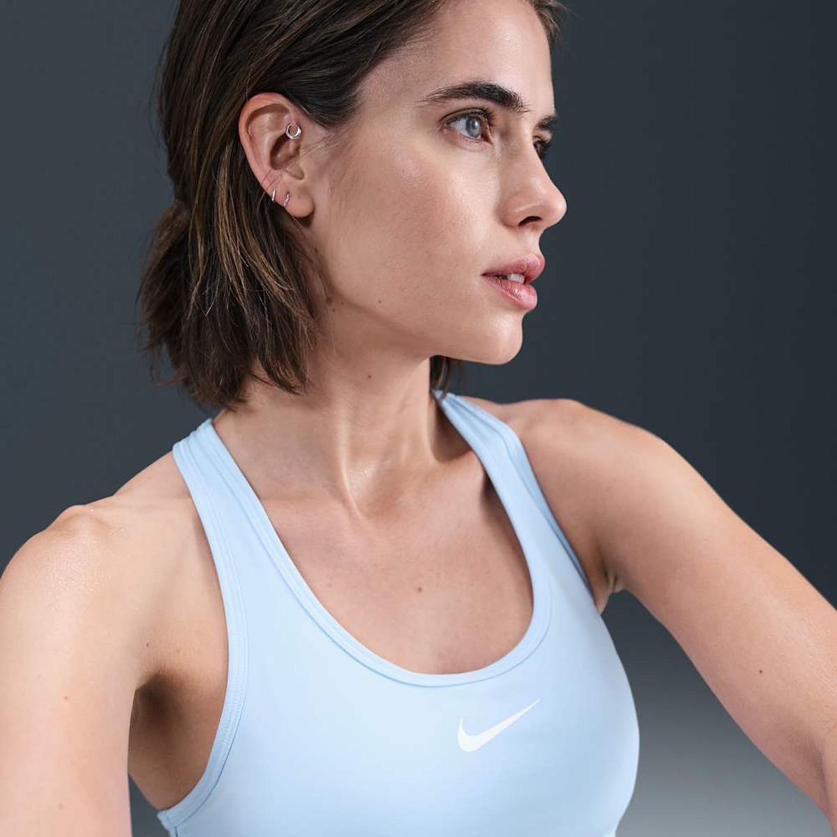 NIKE - Peto Nike Swoosh Medium-Support Azul Mujer