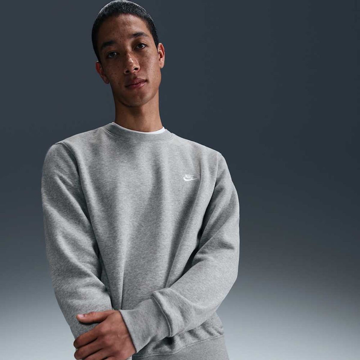 NIKE - Polerone Nike Club Negro Hombre