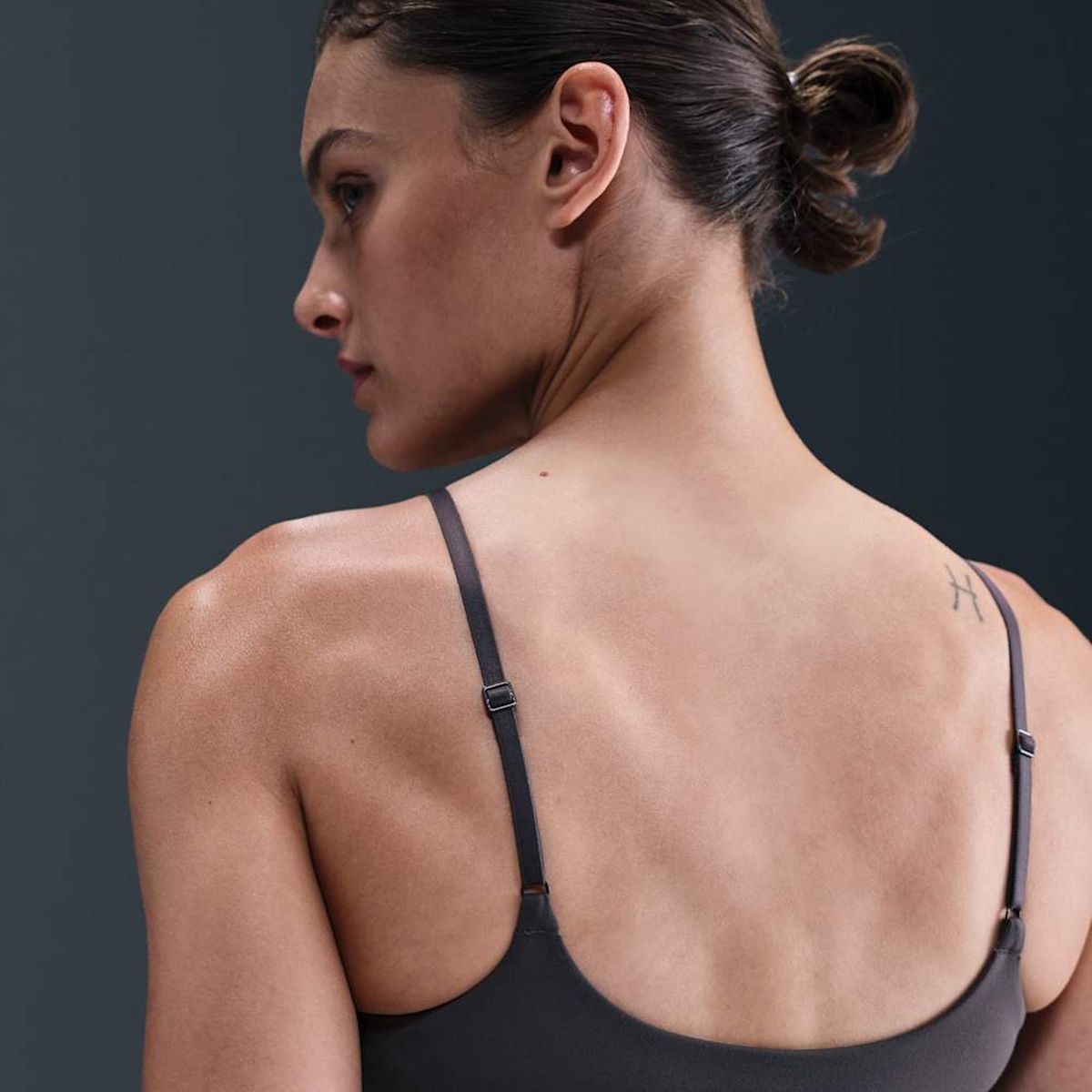 NIKE - Peto Nike One Negro Mujer