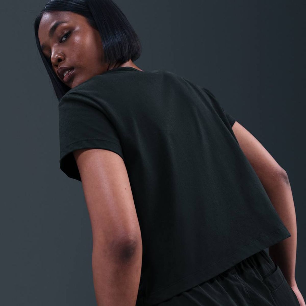 NIKE - Polera Nike Sportswear Negro Mujer