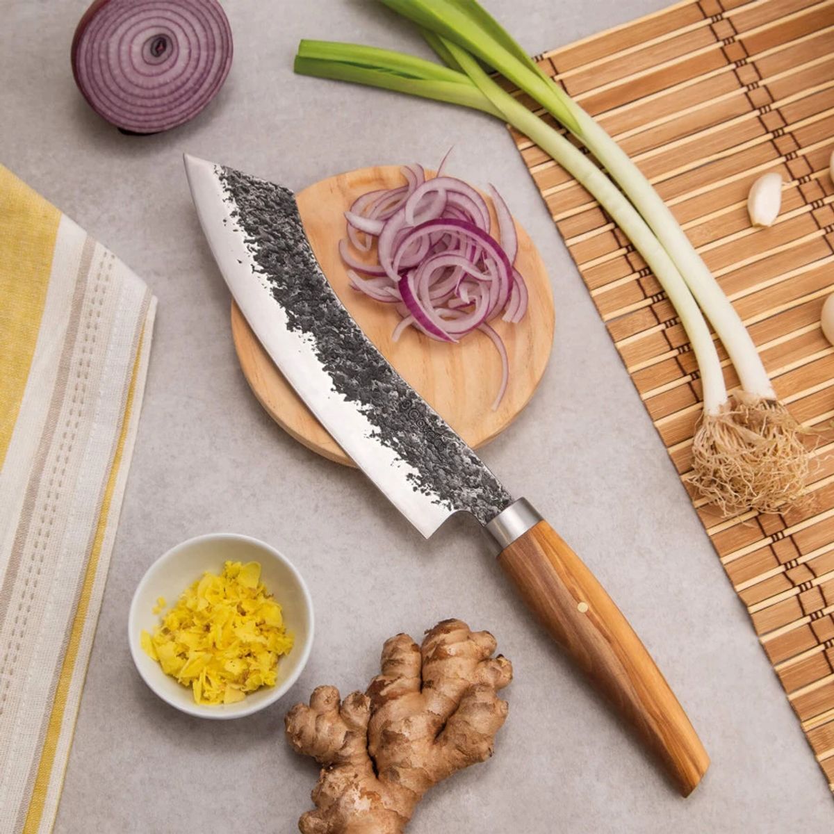 3 CLAVELES - Cuchillo Verduras Taku 20 cm