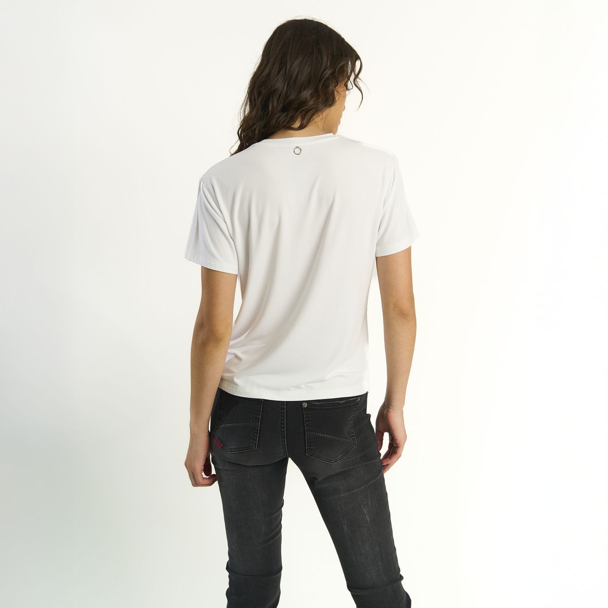 ELLUS - Polera Ellus Mujer Manga Corta Loose Fit Rock Dna