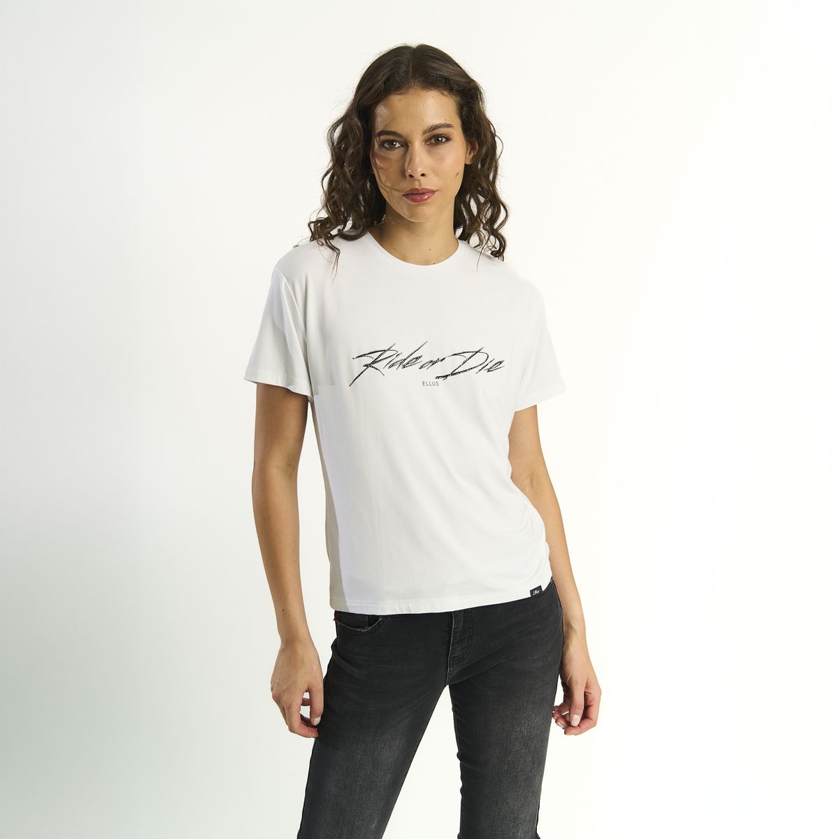 ELLUS - Polera Ellus Mujer Manga Corta Loose Fit Rock Dna