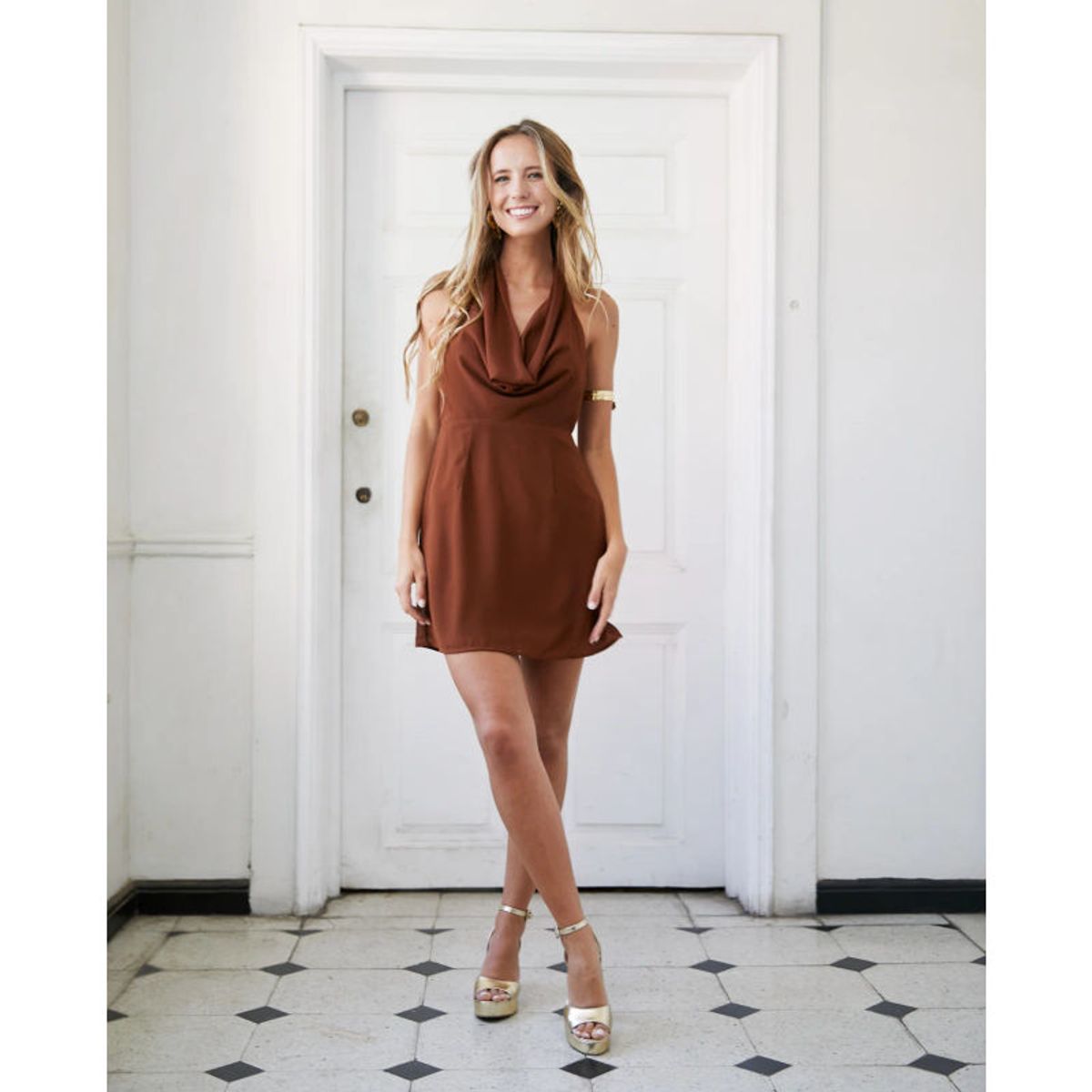 MI PLACARD - Vestido Corto de Fiesta Estocolmo Chocolate