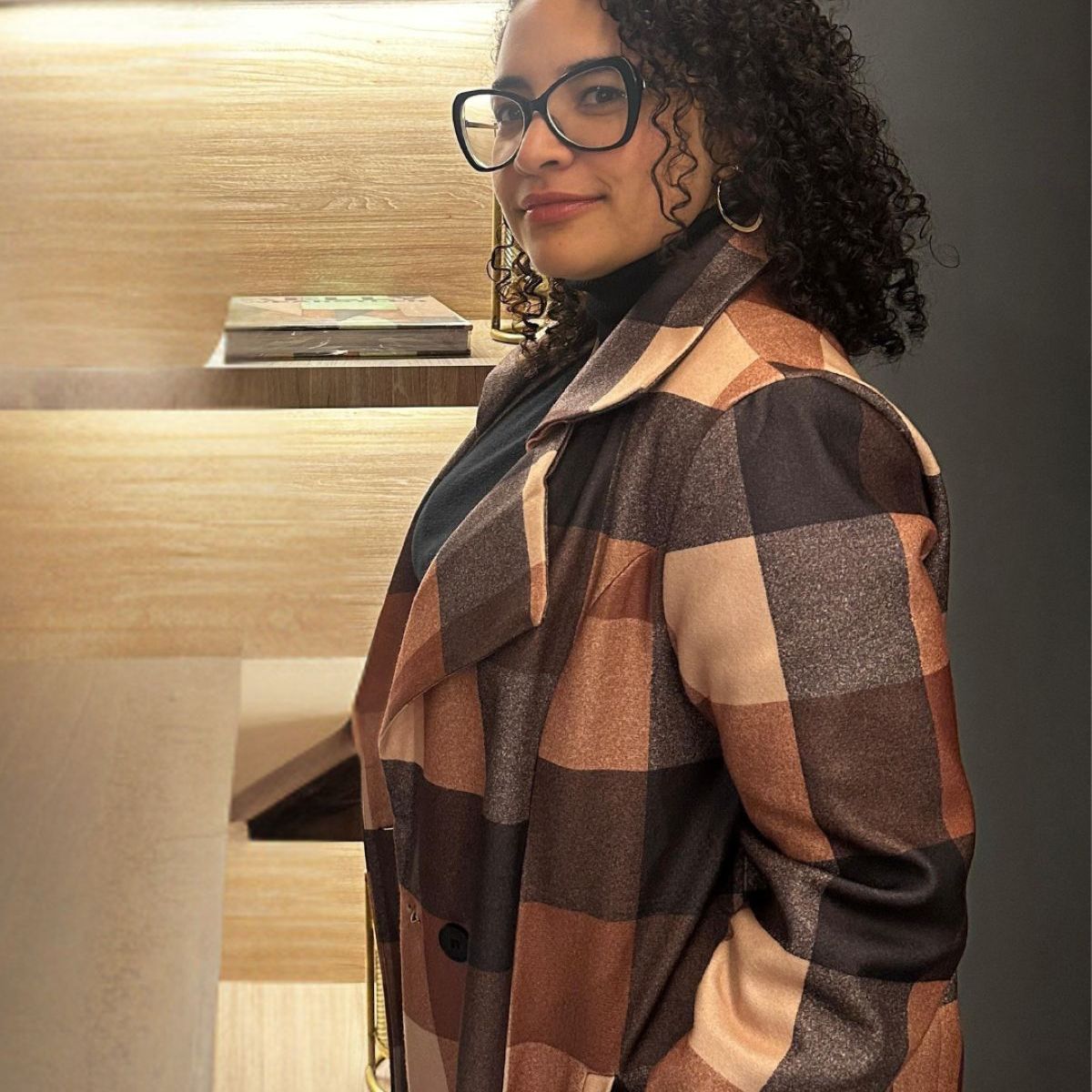 DANK - Abrigo Mujer Cuadros Camel