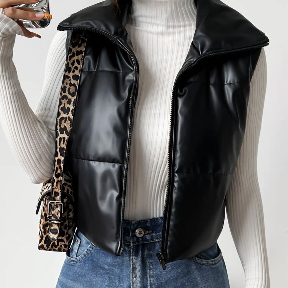 VARIOS - Chaleco Rebel Spirit Negro She Shines