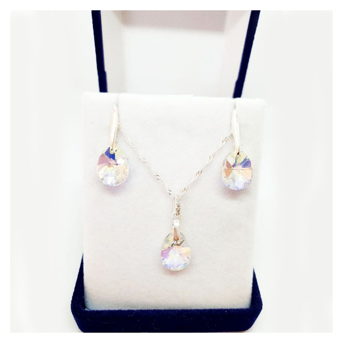 JOYAS MONTERO - Conjunto Encanto Con Swarovski Aurora Boreal.