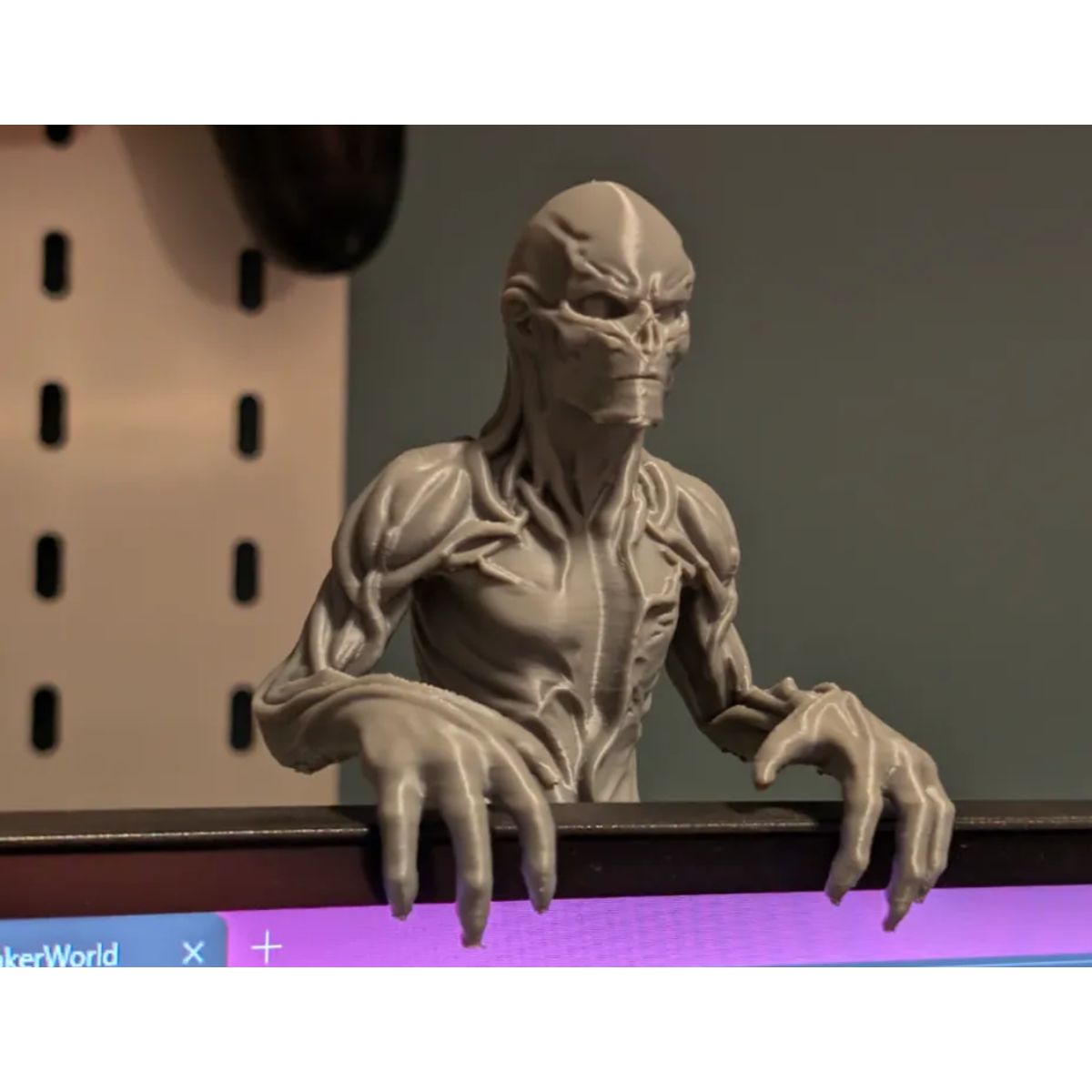 GENERICO - Adorno para monitor - Vecna Stranger Things