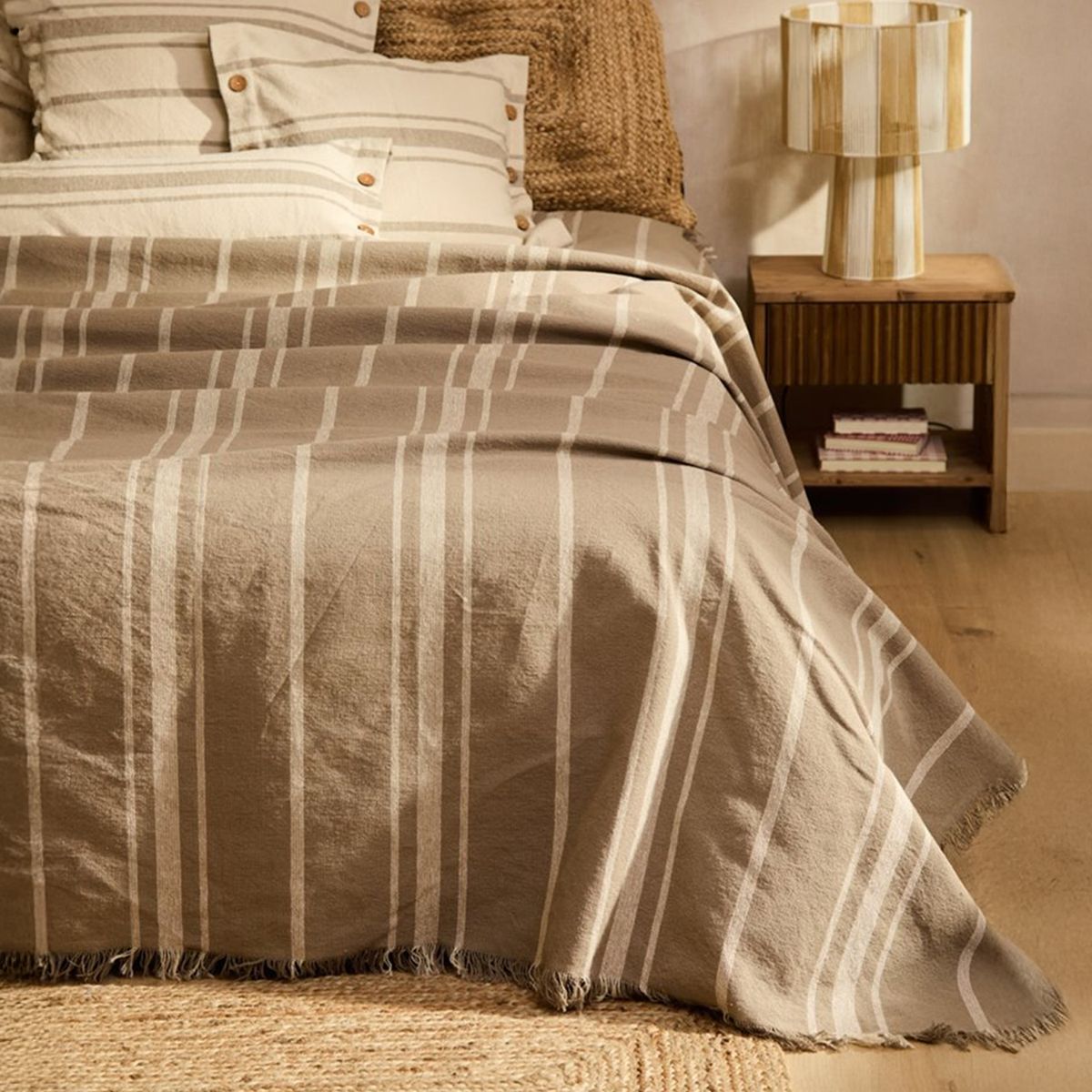 CALMA HOUSE - Colcha Sorento Piedra 270x280 (Cama King o Superking) Calma House