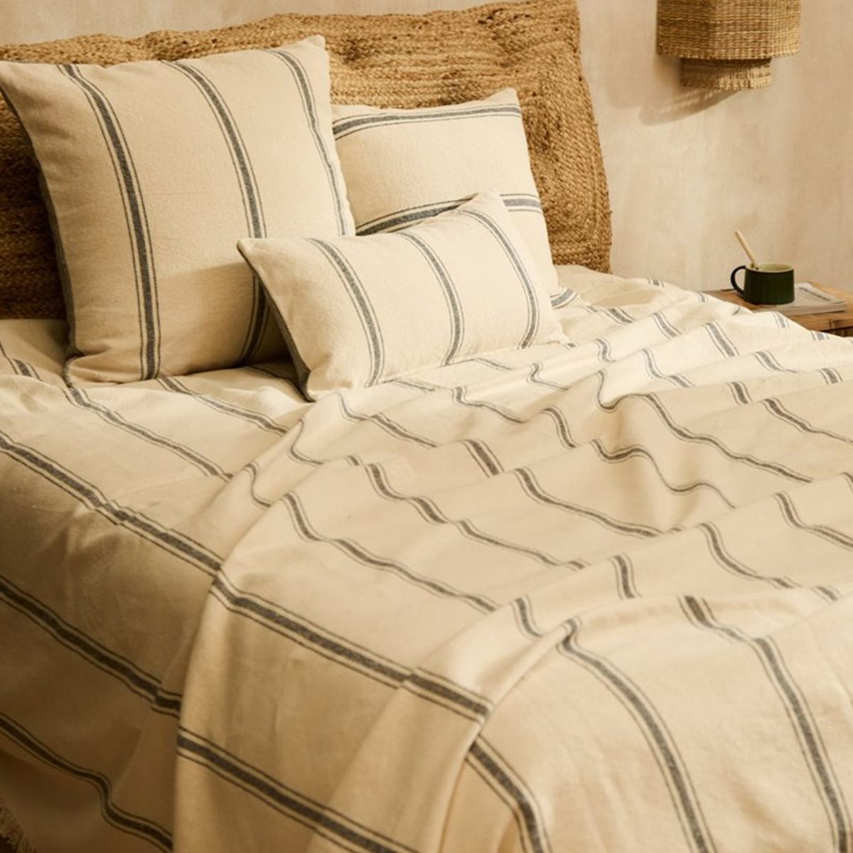 CALMA HOUSE - Colcha Bari Gris Oscuro 270x280 (Cama King o Superking) Calma House