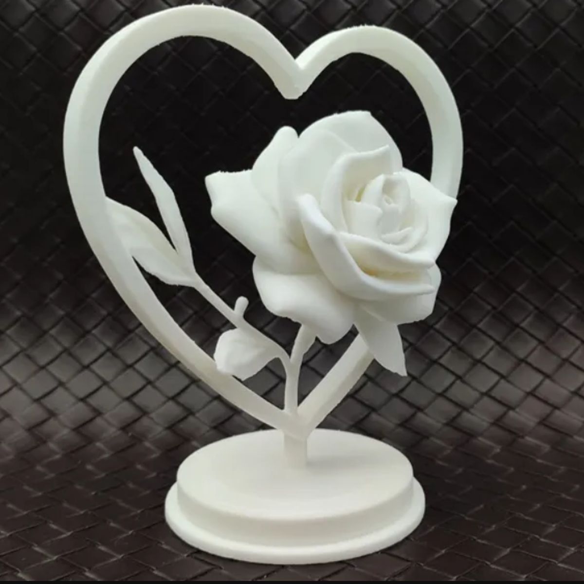 GENERICO - Figura decorativa - Rosa en el corazón San Valentín