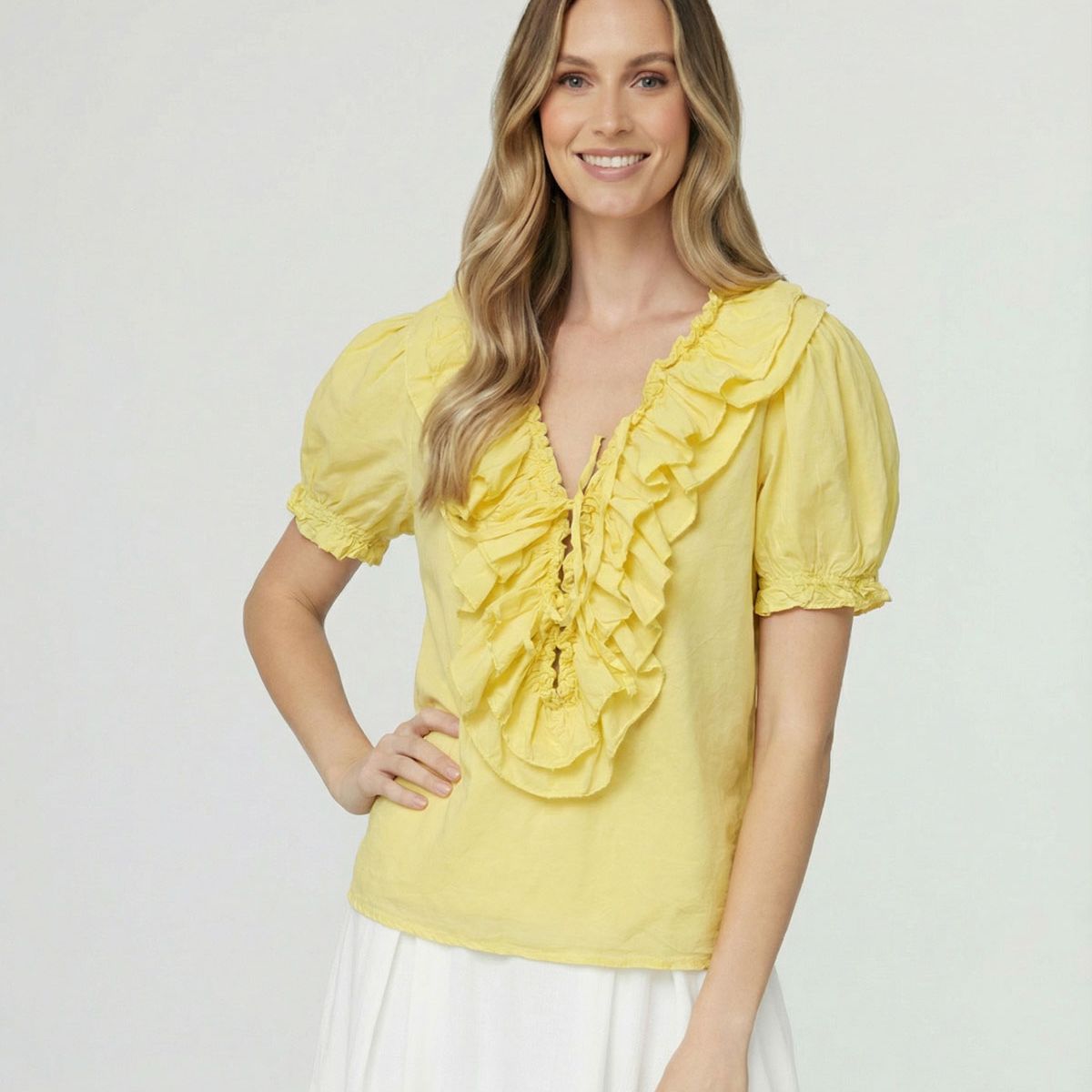 LINEATRE - Blusa Mujer Veronica Relaxed Cuello en V Manga corta Amarillo Lineatre