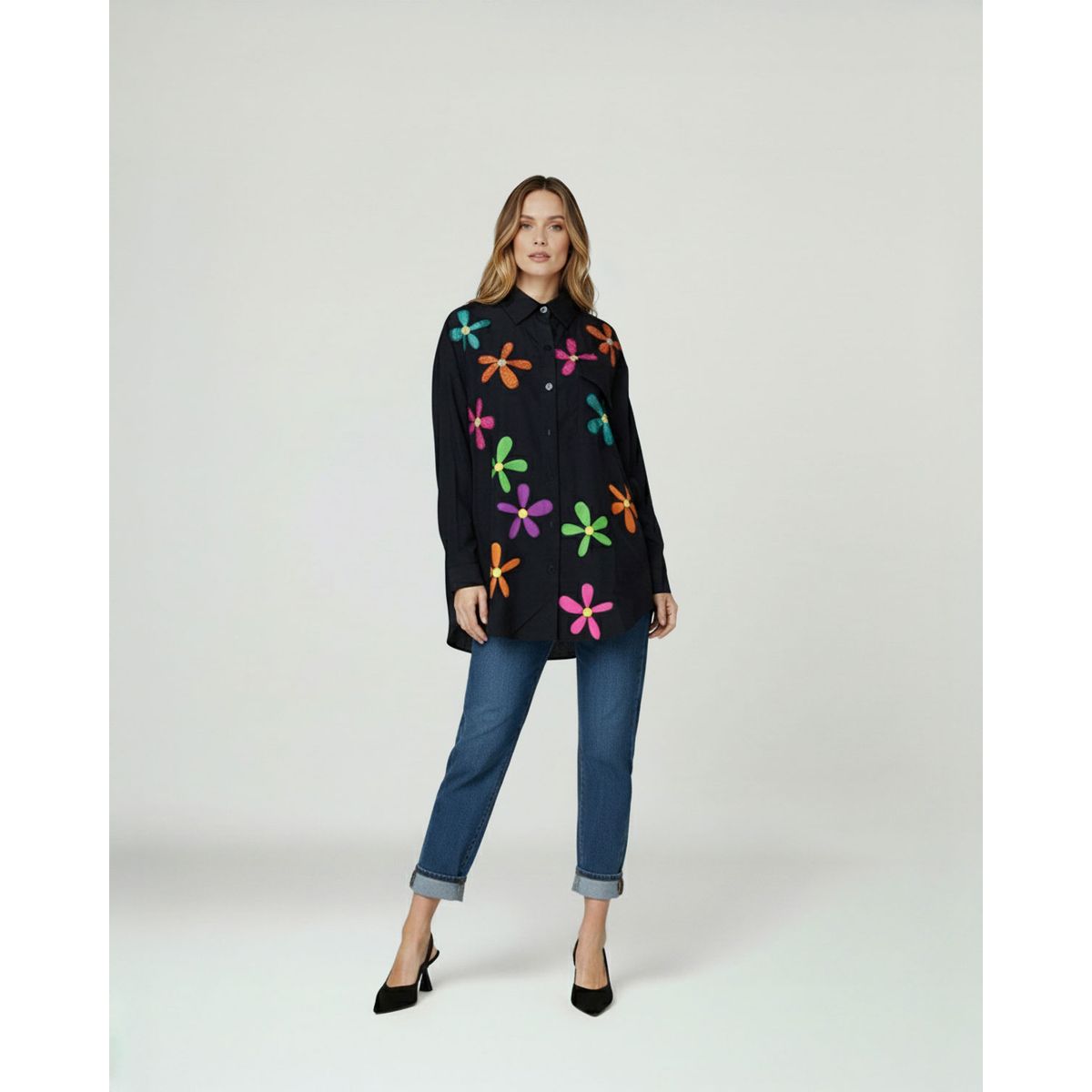 LINEATRE - Blusa Mujer Branka Larga Con Diseño De Flores Y Brillos Negra Lineatre