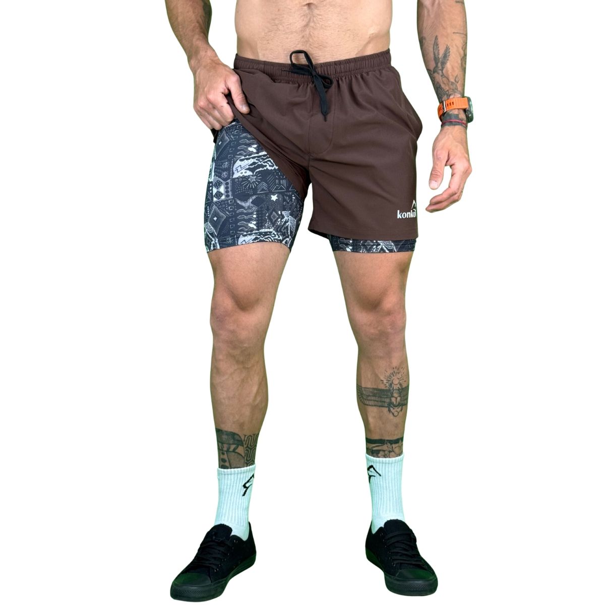 KONKO ACTIVE - Short Deportivo Hombre Con Calza 2 en 1 Perfect Brown Tribal Konko