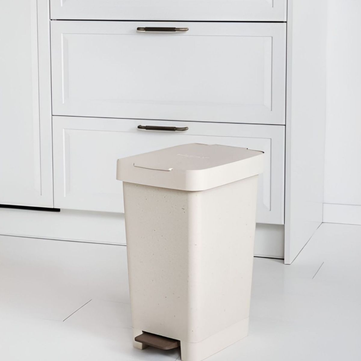 STERN - Papelero 25 litros con pedal Smart Ecohome