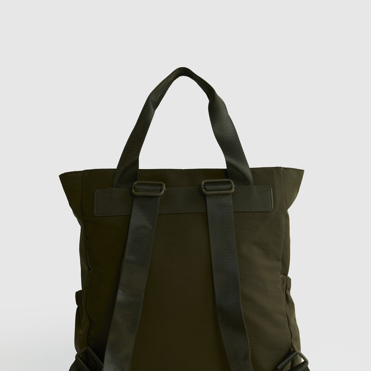 LOUNGE - Mochila Mujer Notebook Parka Straps Gruesos Llavero