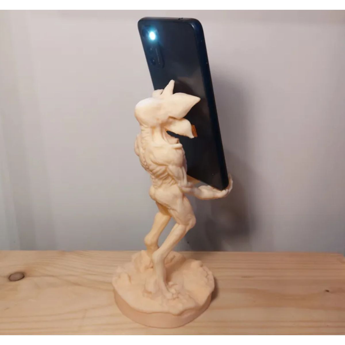 GENERICO - Soporte de teléfono y mando - Demogorgon Stranger Things