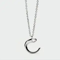 PDPAOLA - Collar de plata con colgante inicial C