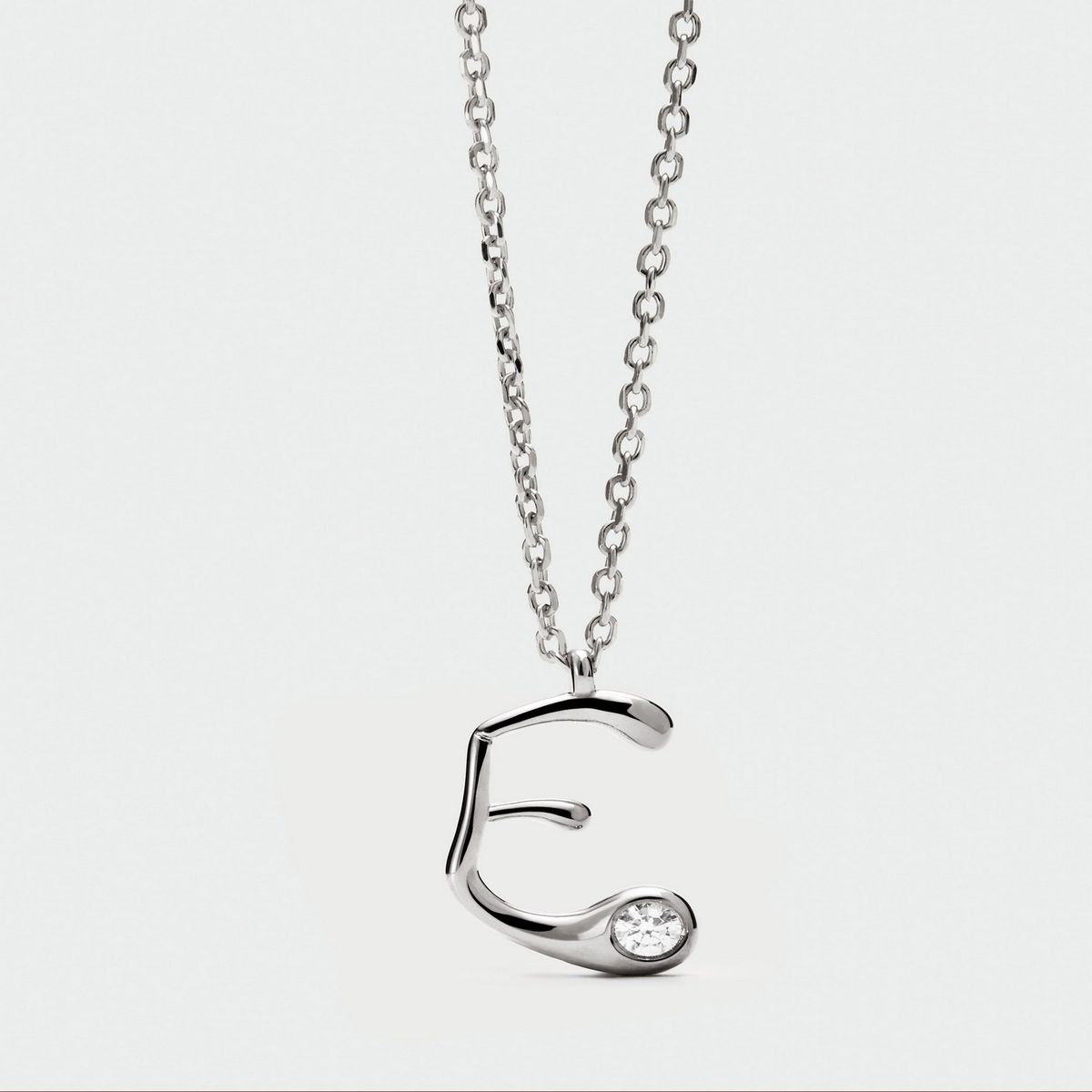 PDPAOLA - Collar de plata con colgante inicial E PDPAOLA
