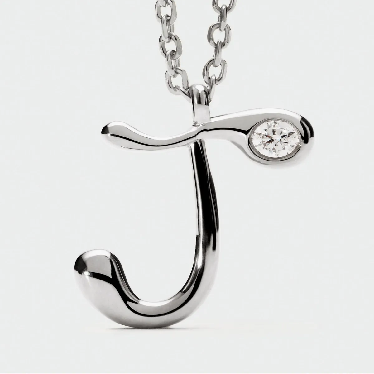 PDPAOLA - Collar de plata con colgante inicial J PDPAOLA